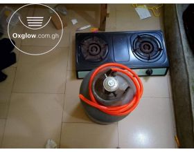 Oven and gas cylinder