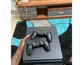 PlayStation 4 Slim 