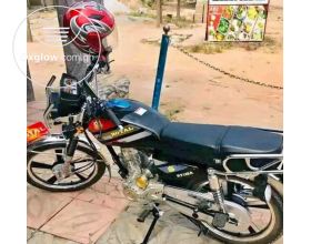 Royal motorbike 125