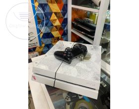 Sony PlayStation 4