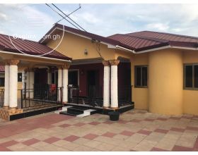 Specious 5 Bedrooms House.