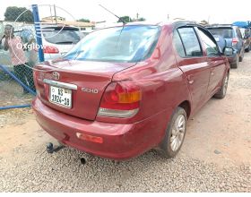 Toyota Echo 