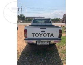 Toyota Hilux VVT-i 4x4 2011 Model
