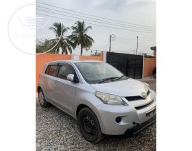 Toyota IST