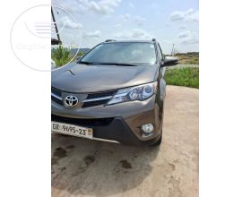 Toyota RA4 2015