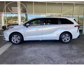 Toyota Sienna Platinum