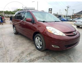 Toyota Sienna XLE