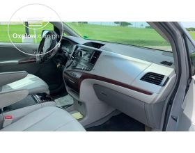 TOYOTA SIENNA XLE