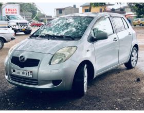 TOYOTA VITZ..