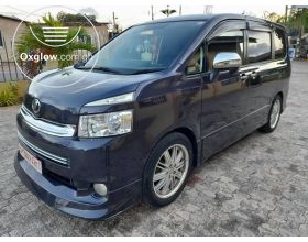 Toyota Voxy 2010 Model Minivan 