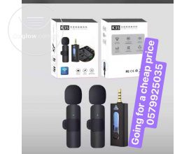 Wireless lapel mic for both mobile phones and cameras