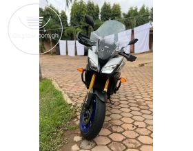Yamaha FJ 09