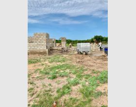 (NO LAND GUARDS) PLOTS LOCATED@(ALONG THE AFIENYA-DODOWA)ROAD