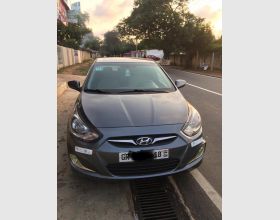  2013 Hyundai Accent.