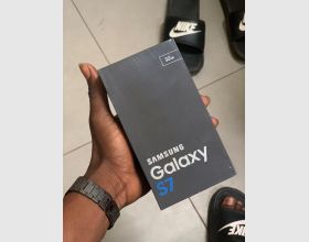  Samsung Galaxy S7 brand new