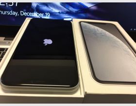  Apple IPhone XR