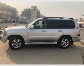 2006 toyota landcruiser VXR 