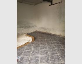 Single room self-contained Lapaz 6 to 6
