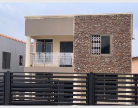  HOUSE FOR SAL AT ABOKOBI
