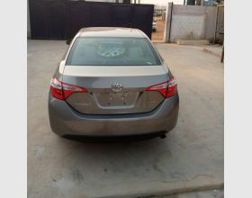 2015 Toyota corolla LE