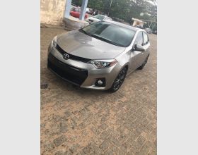  Toyota corolla 2015