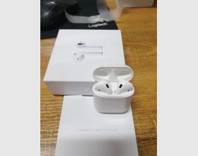 Airpod 2 with wireless charging case