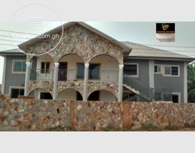 4 Bedrooms Apartments