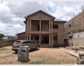 5 bedrooms Storey building