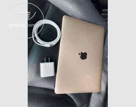 Apple MacBook 2015 Core M3 Retina Laptop