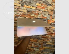 Apple MacBook Pro Core i7 Laptop
