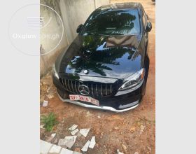 Mercedes Benz C300 4Matic 2017 model 