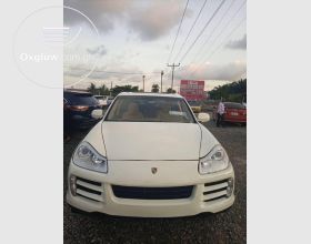 Porsche Cayenne 2010 Model