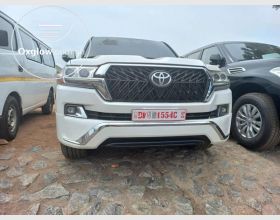 Toyota Land Cruiser V8 2013 Model
