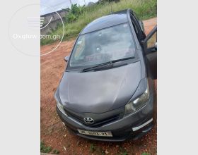 Toyota Yaris 2011 Model 