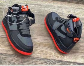 TRENDY SNEAKERS 