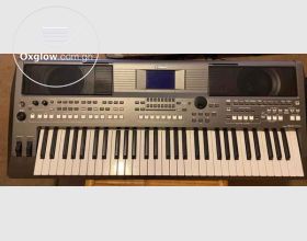 Yamaha PSR S670 